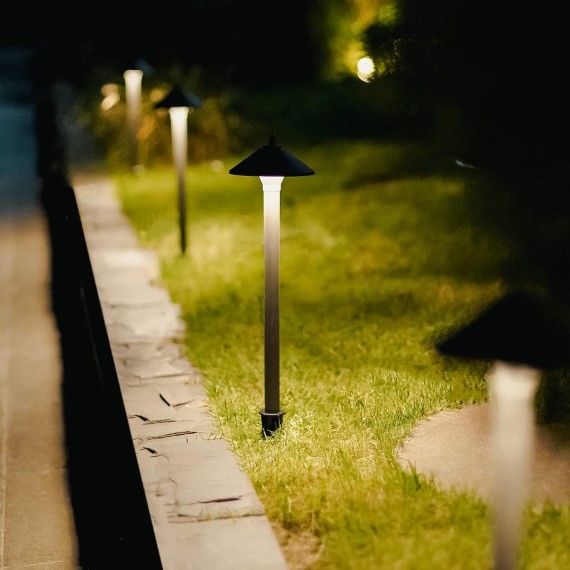 Low Voltage Pathway Lights Outdoor Landscape Lighting 10W 2700K Die-cast Aluminum Housing 12V Garden Halogen Path Lights for Walkway Patio Yard Lawn 6Pack